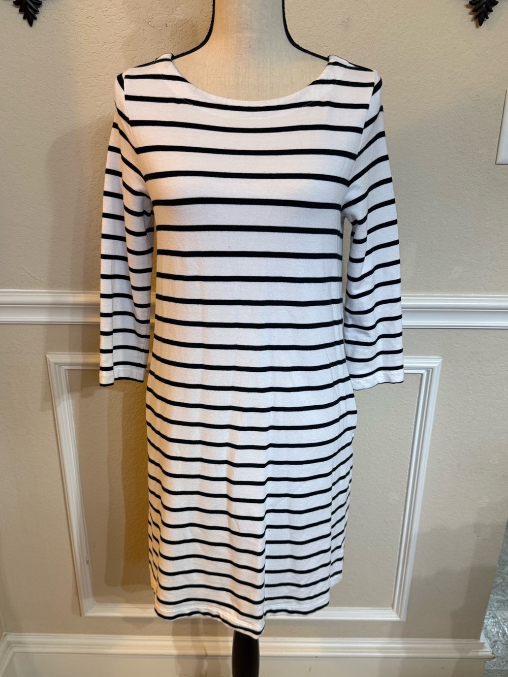 a new day Striped Black and White Midi Dress with Scoop Neck, side pockets Small